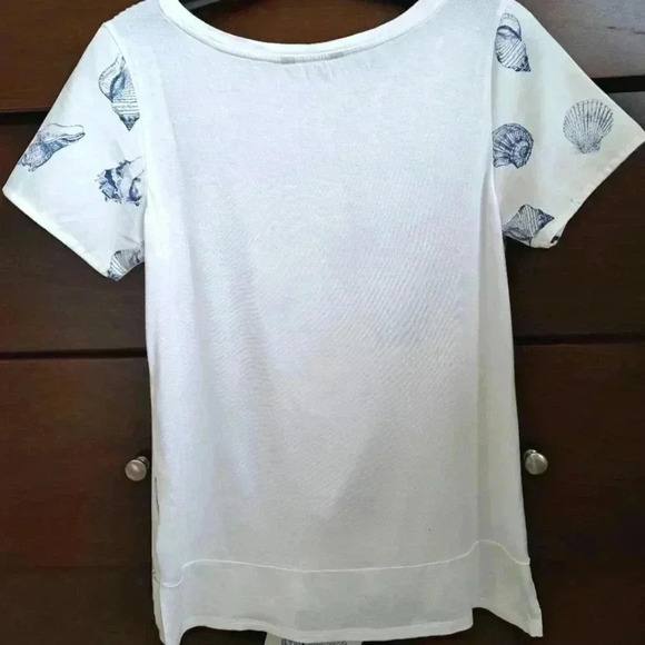 ❤️ RW&Co. Short Sleeved Top Blue White Shells Tie Front Size XS Lightweight - Picture 3 of 7